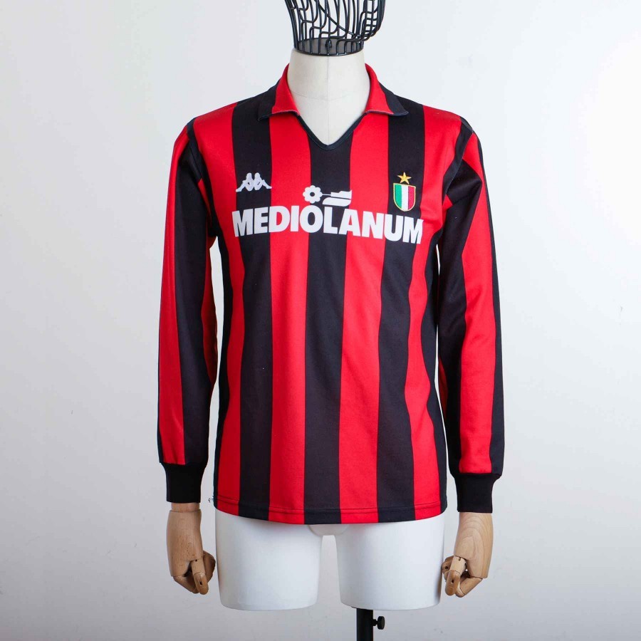 Primera equipación de Milan 88-89