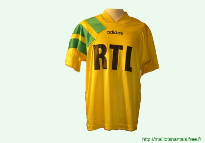 Primera equipación de Nantes 93-94