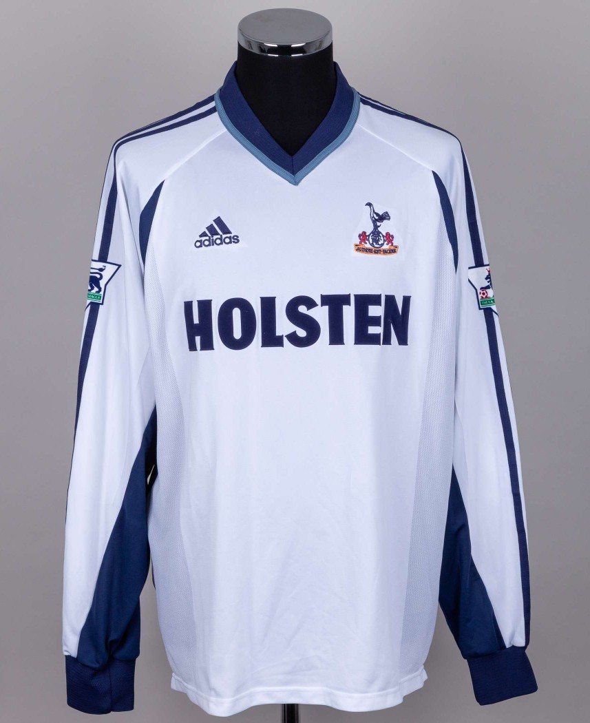 Primera equipación de Tottenham 01-02