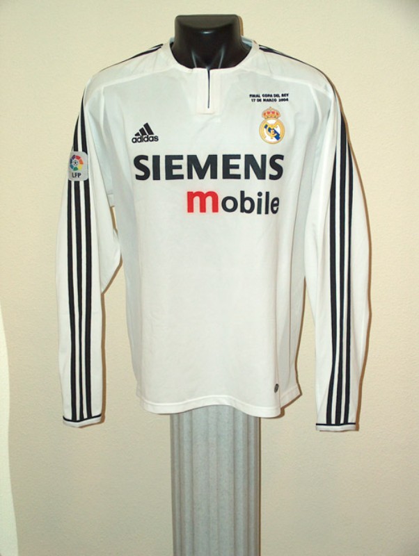 Equipación especial de Real Madrid 03-04
