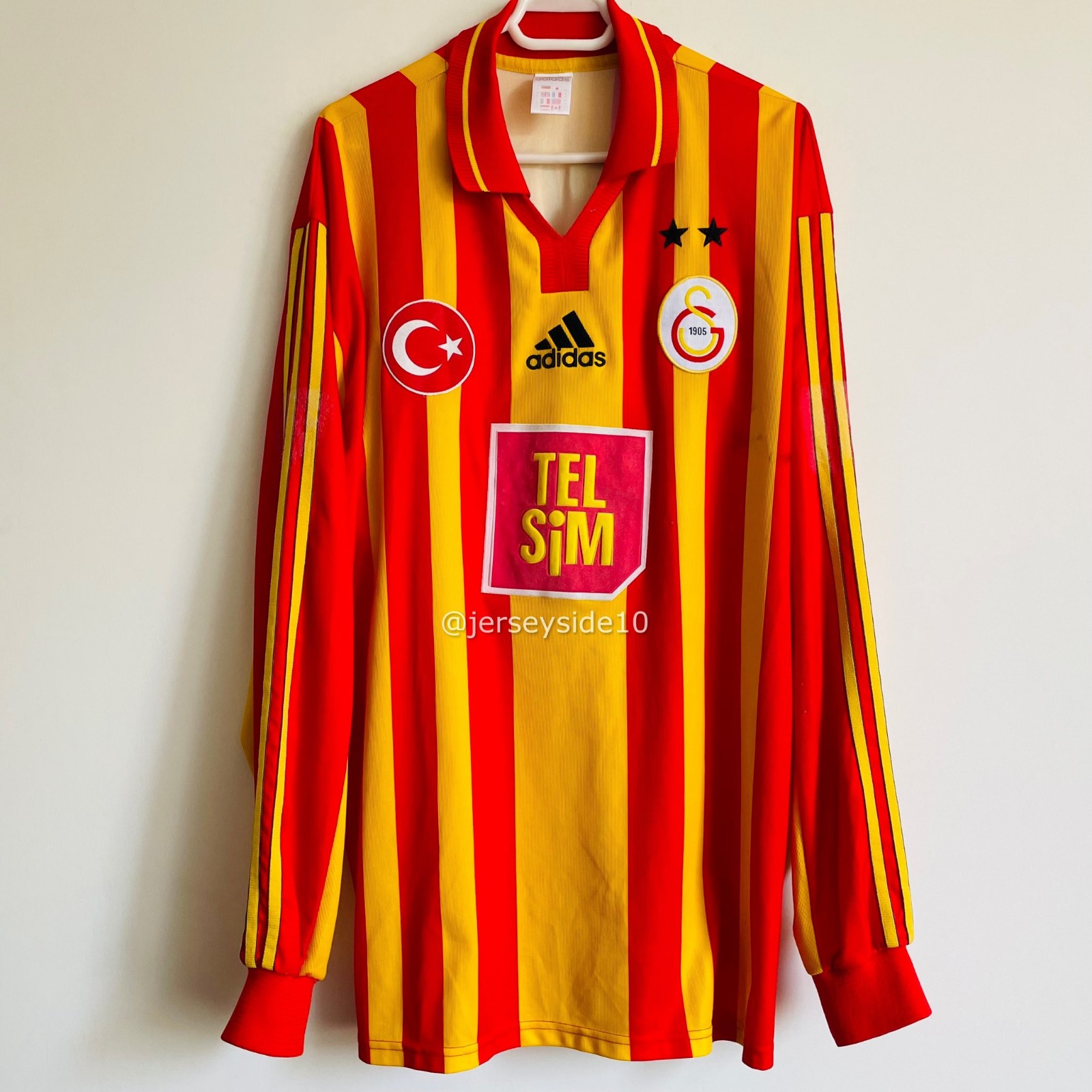 Primera equipación de Galatasaray 00-01