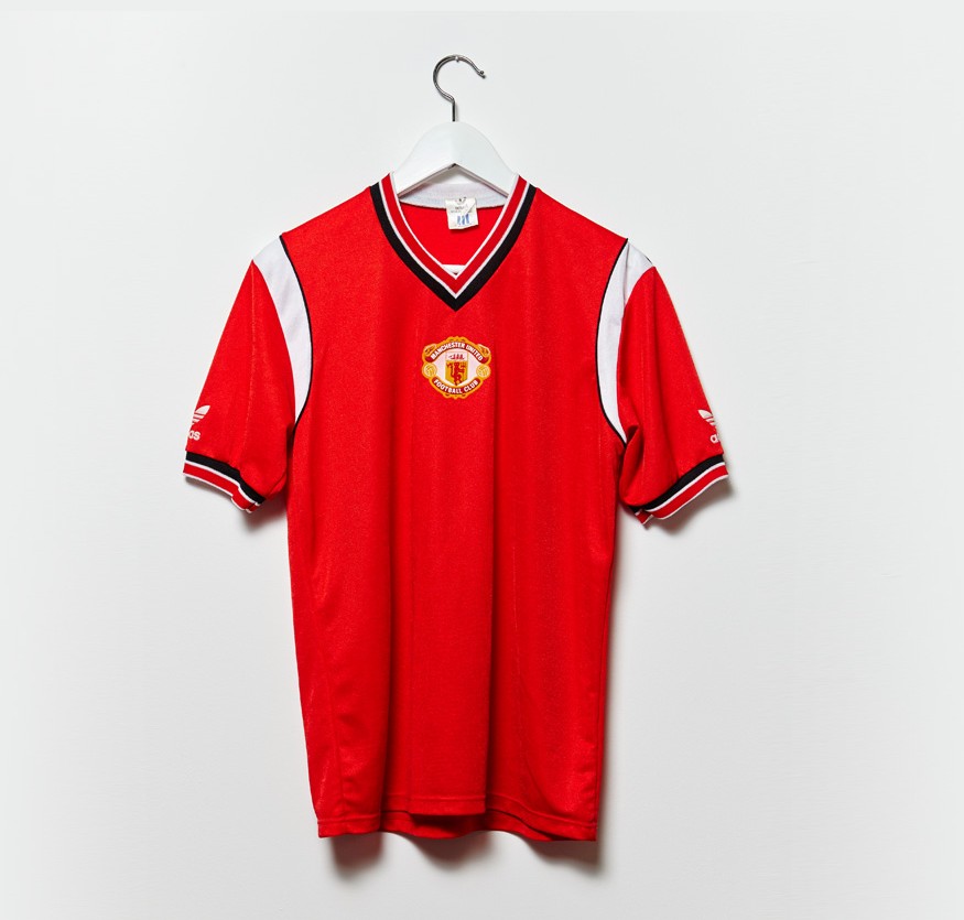 Manchester United 85-86 Local 4