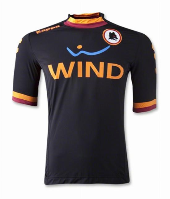 Tercera equipación de Roma 12-13