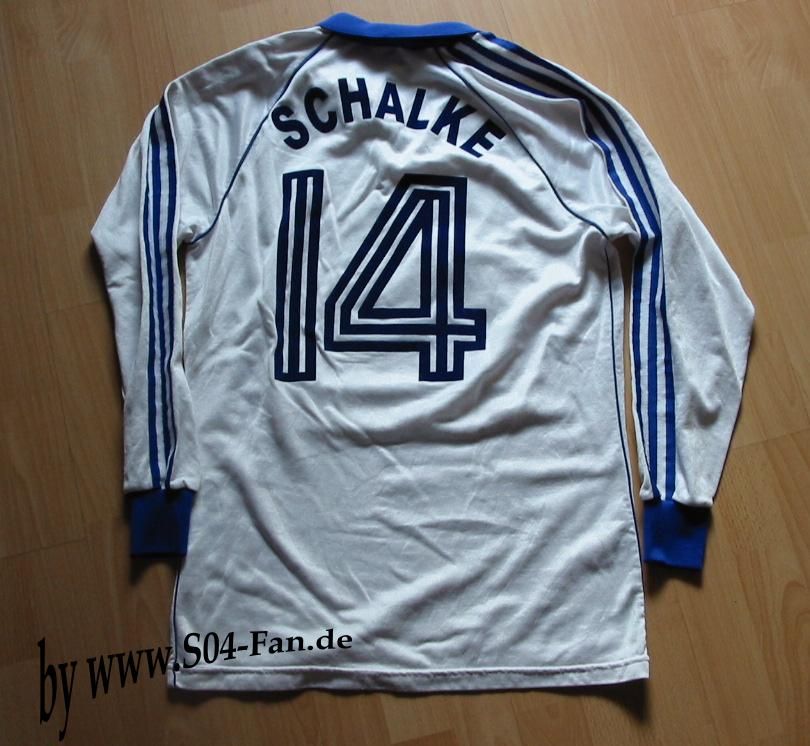 Schalke 04 80-81 Visitante 3