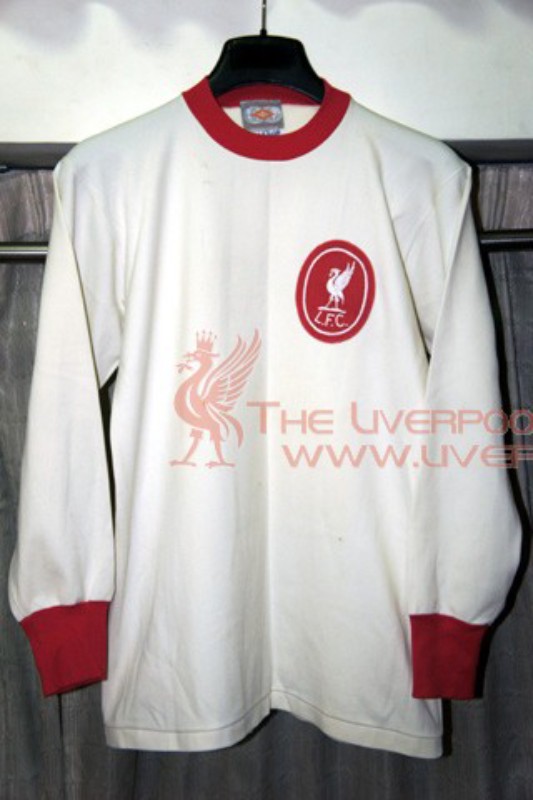 Segunda equipación de LiverpoolFC 62-63