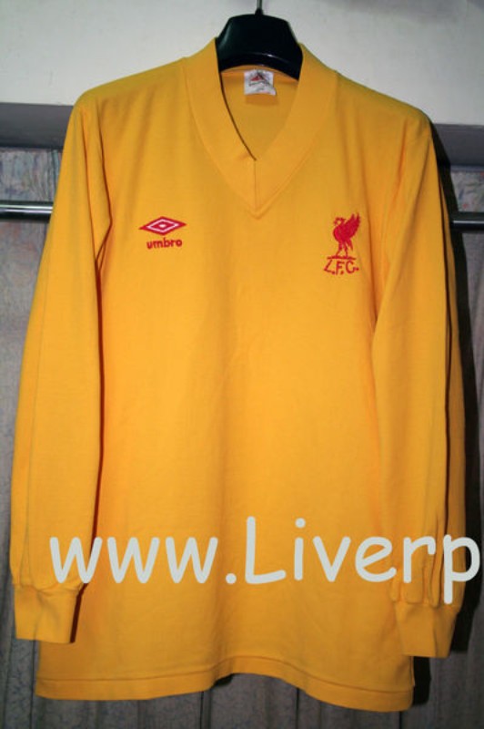 Tercera equipación de LiverpoolFC 80-81