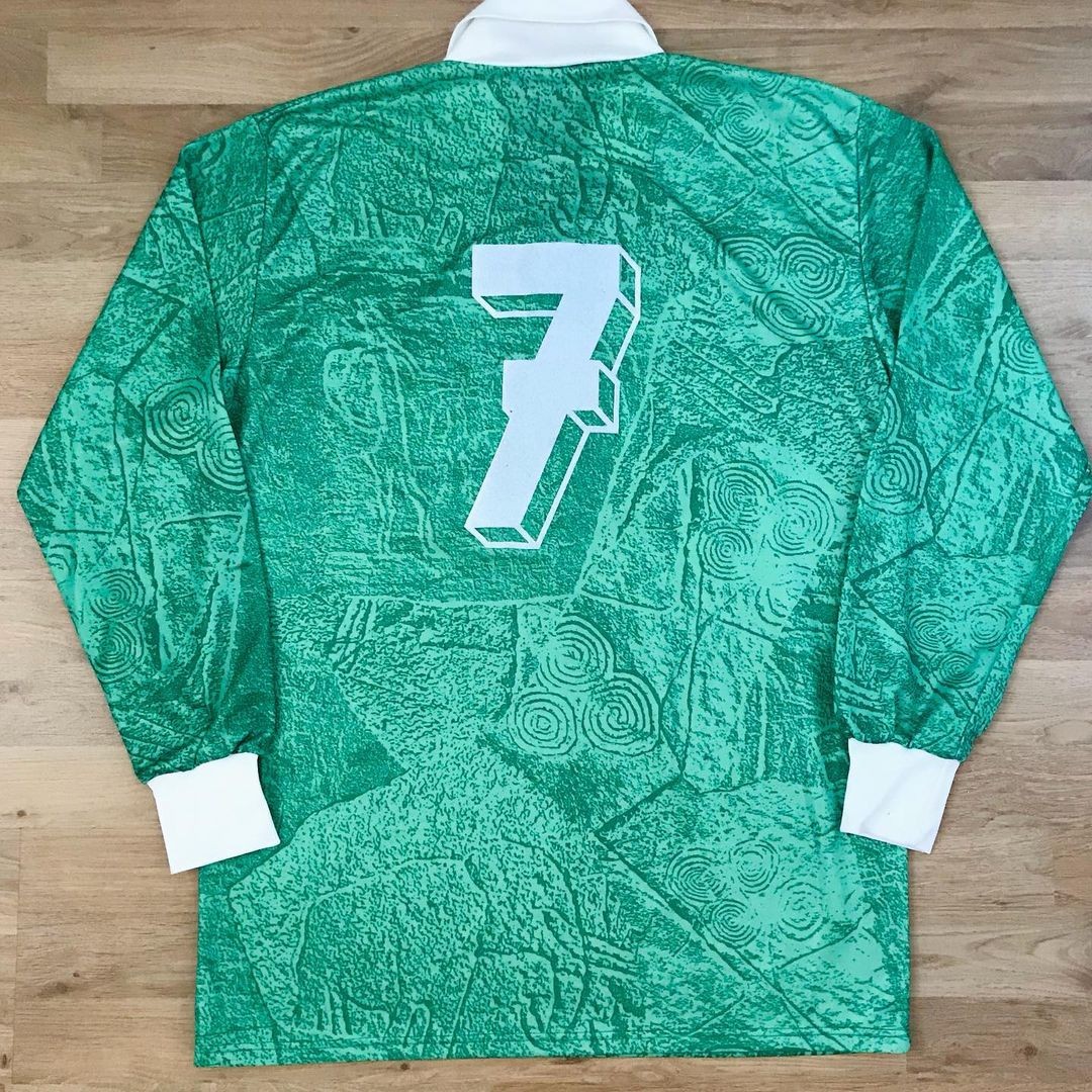 Werder Bremen 89-90 Visitante 4
