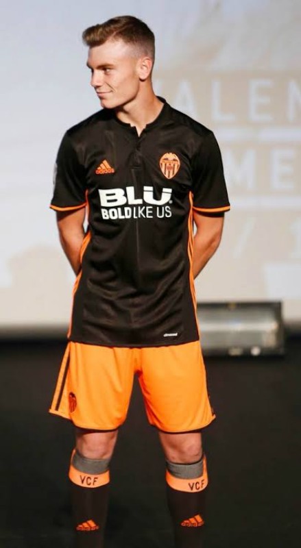 Valencia CF 17-18 Tercera 3