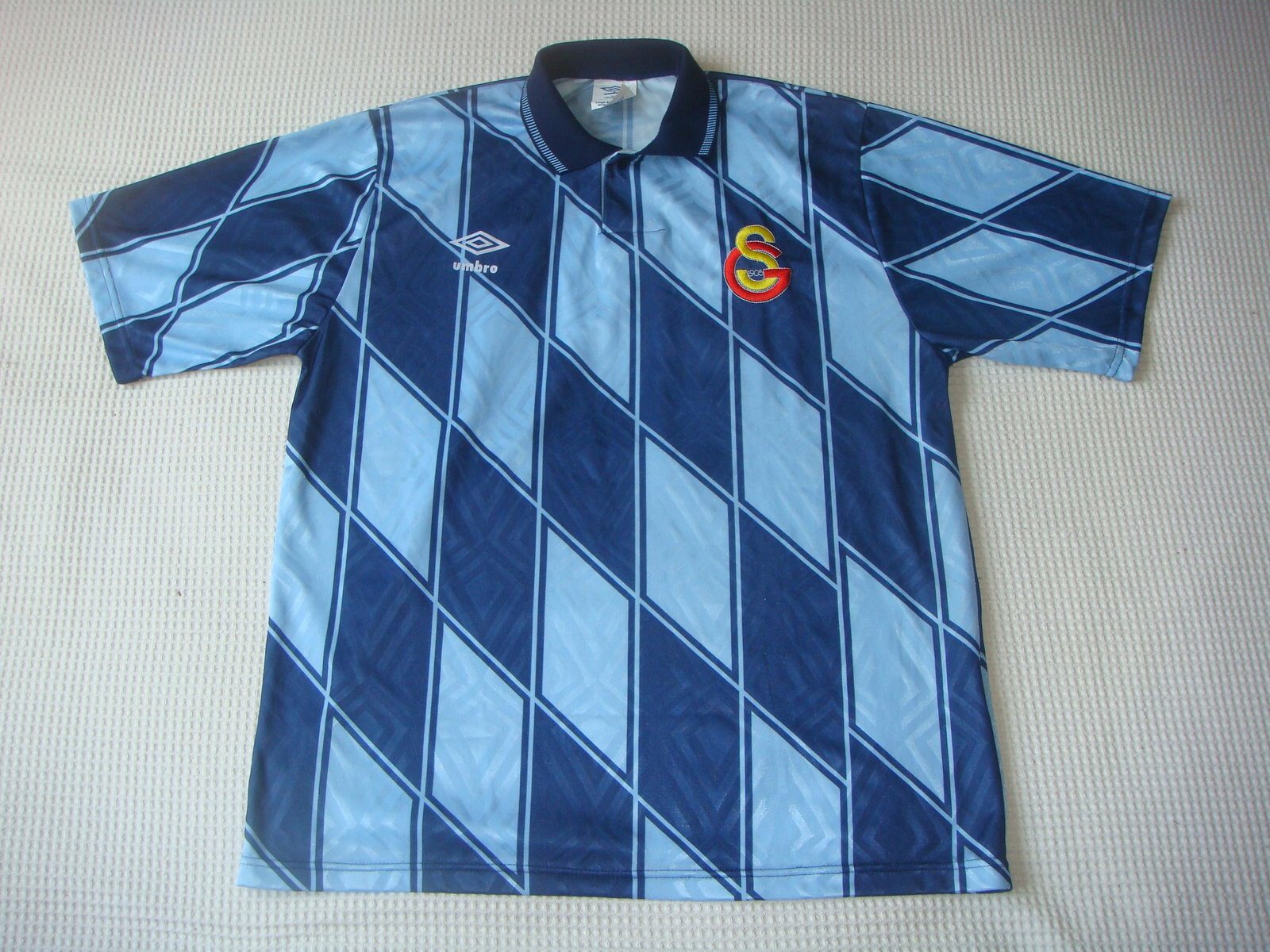 Tercera equipación de Galatasaray 91-92