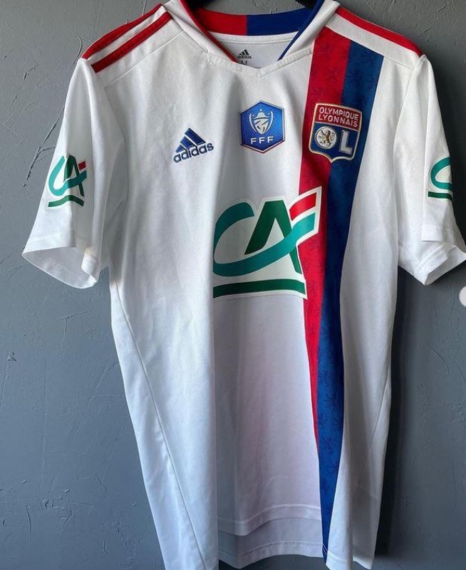 Primera equipación de Olympique de Lyon 21-22