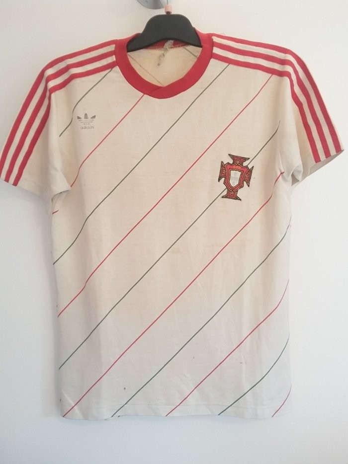 Segunda equipación de Portugal 1984