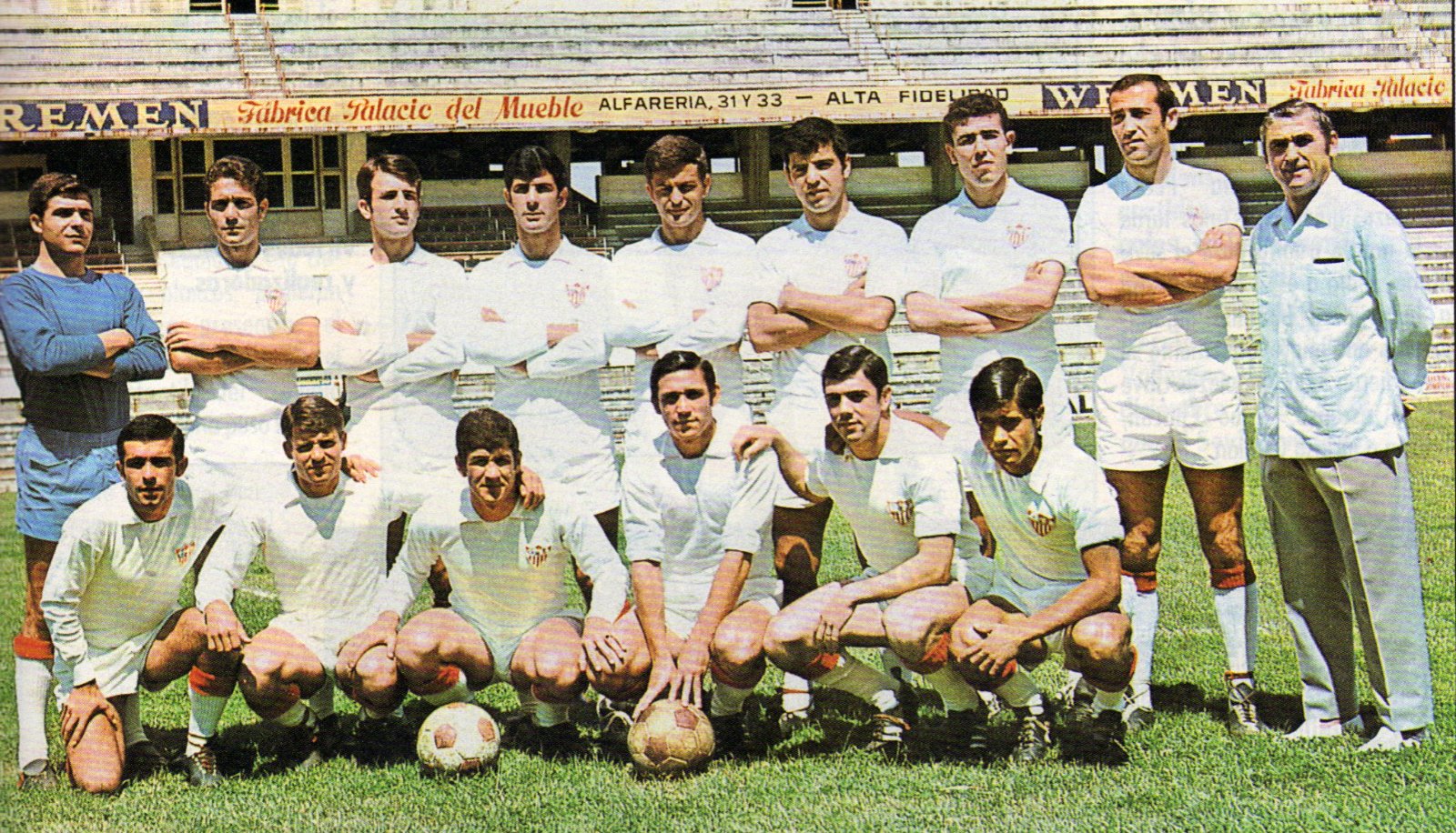 Sevilla FC 68-69 Local 2