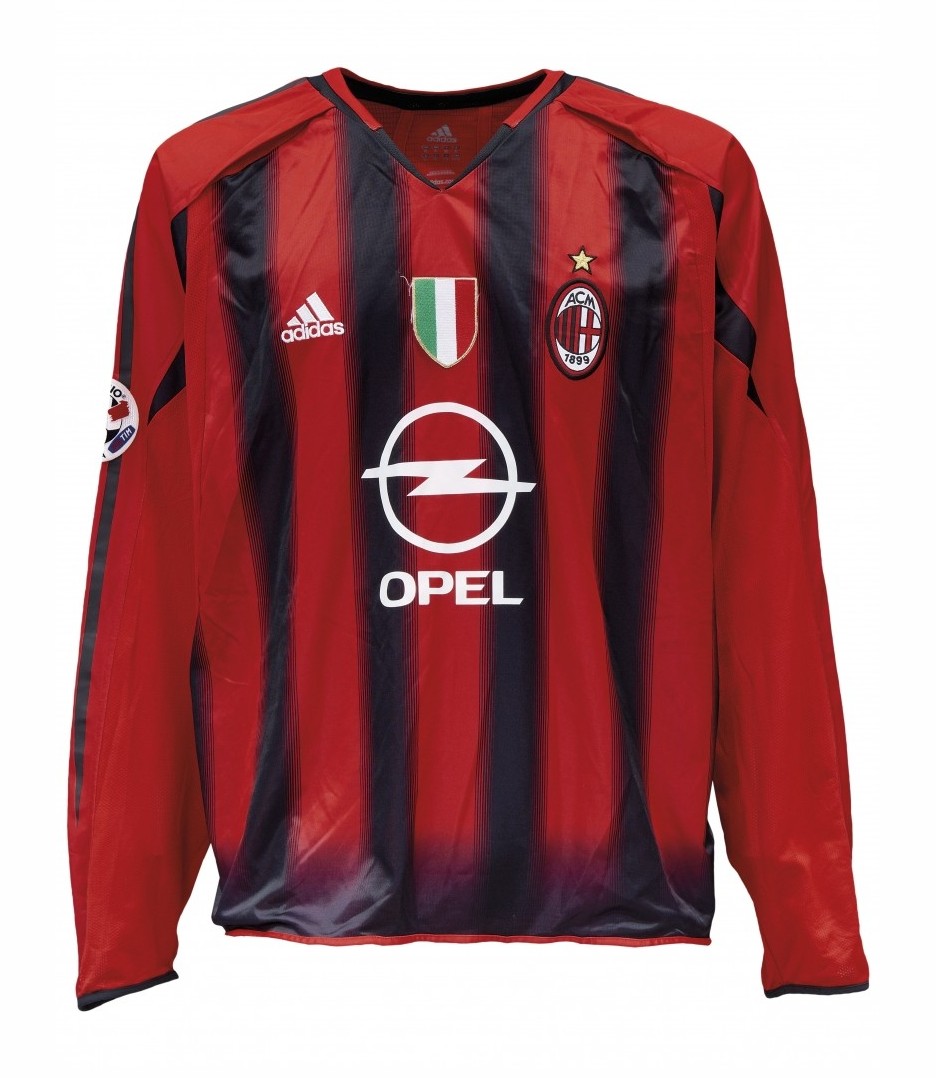 Primera equipación de Milan 04-05
