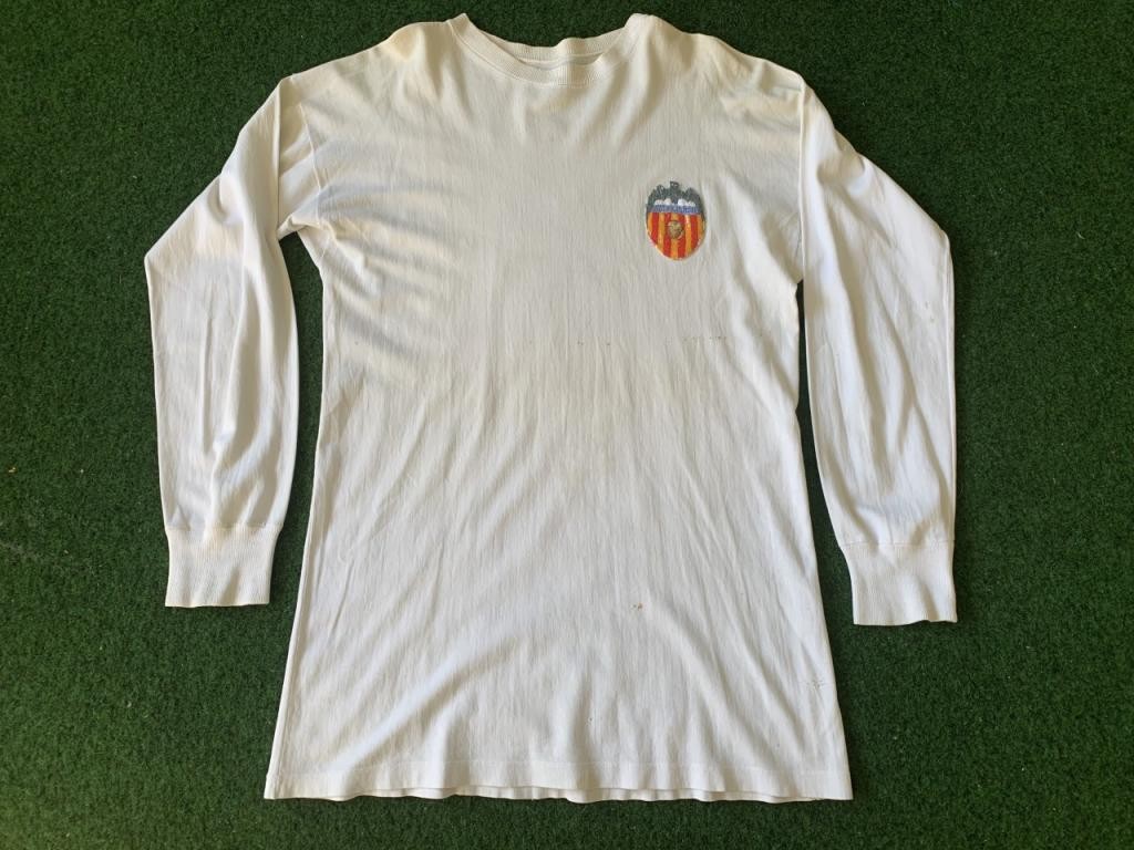 Primera equipación de Valencia 70-71