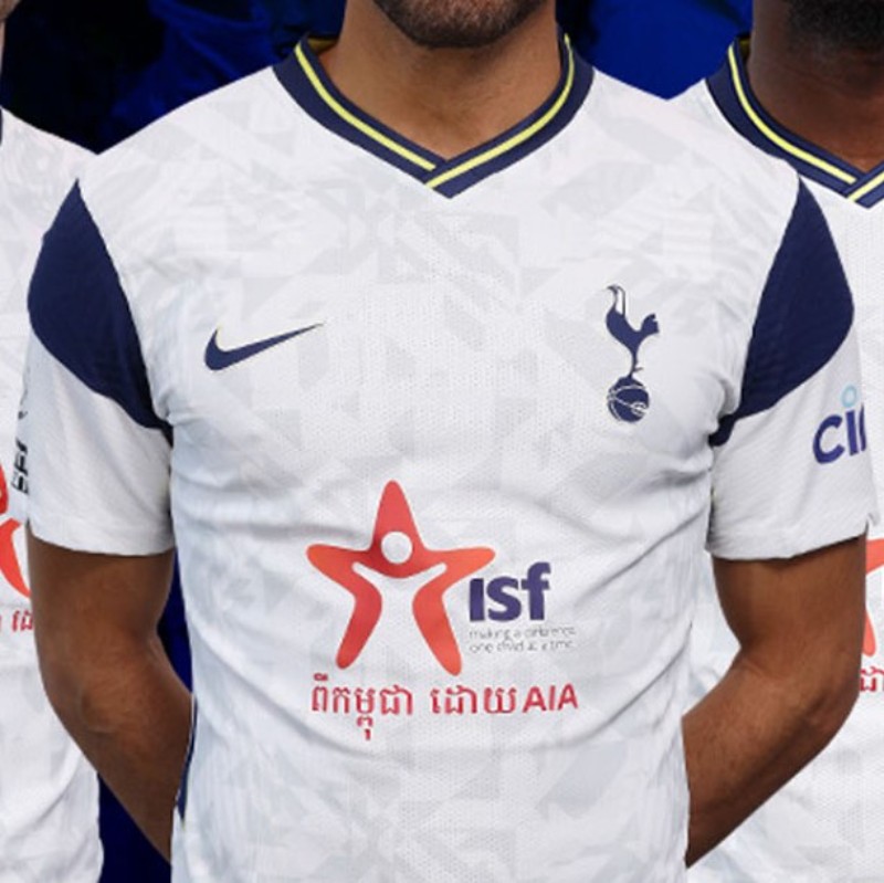 Primera equipación de Tottenham 20-21