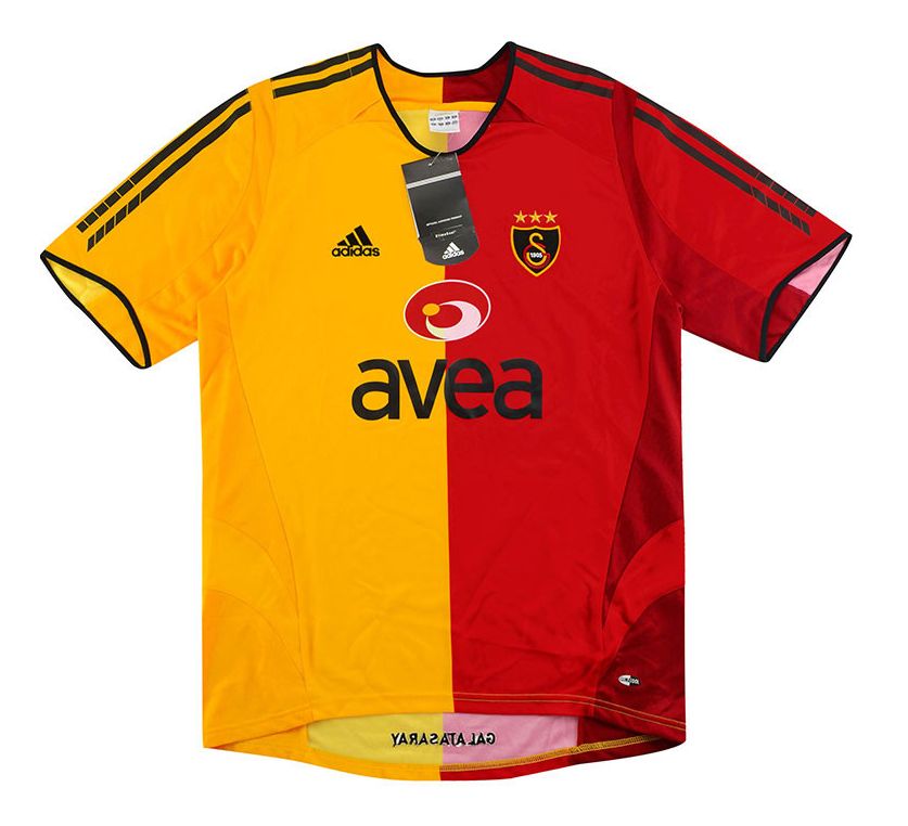 Primera equipación de Galatasaray 05-06