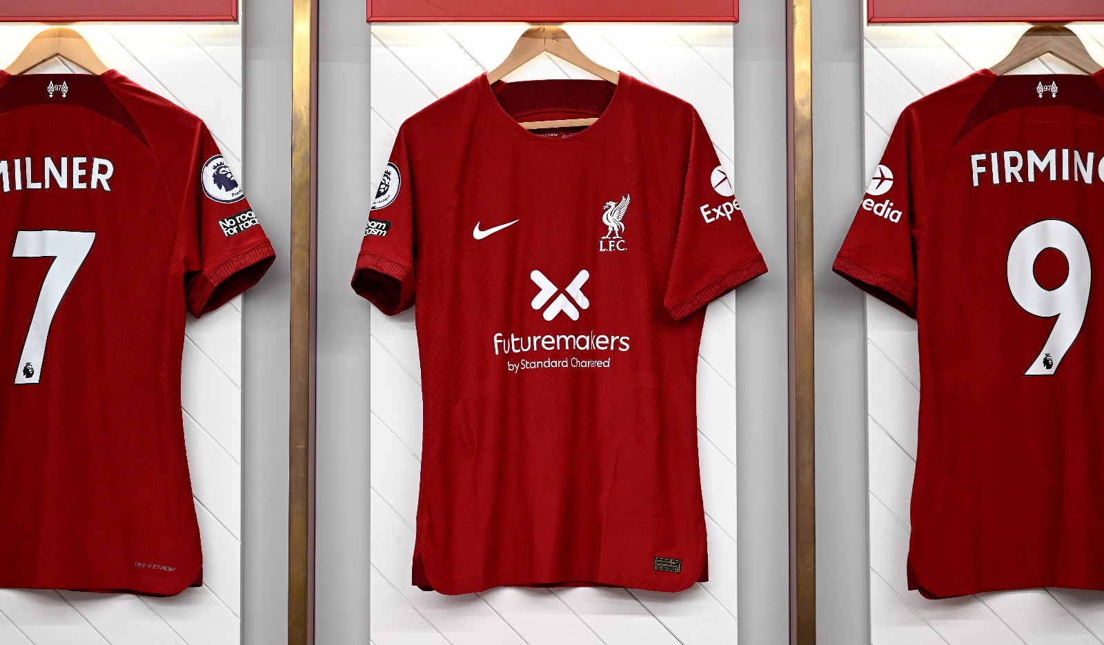 Liverpool FC 22-23 Local 3