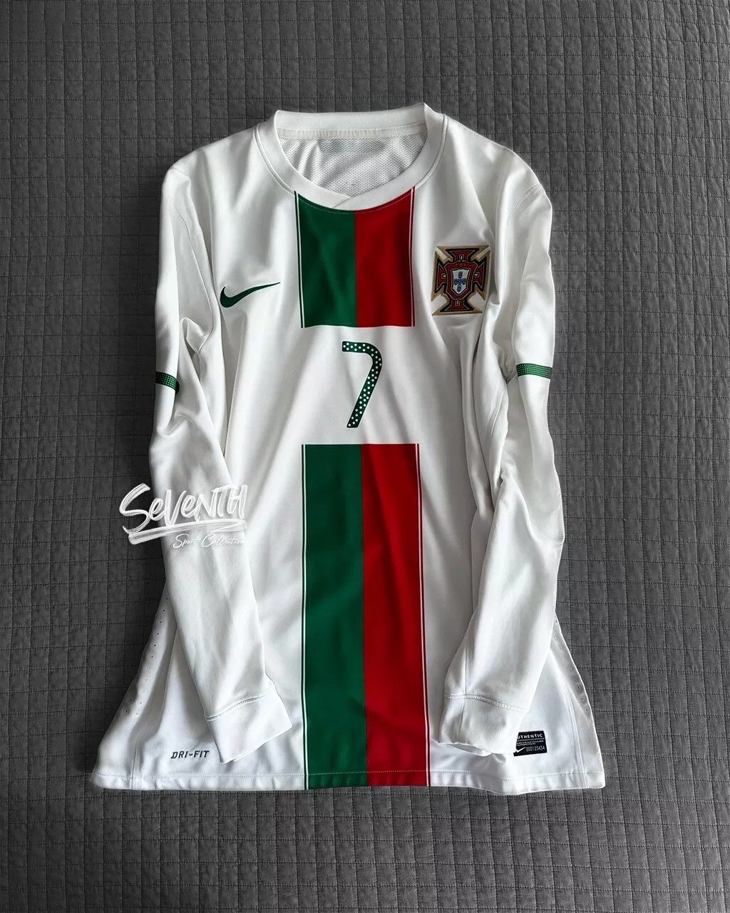 Segunda equipación de Portugal 2010