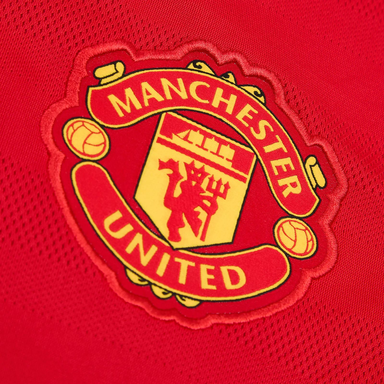 Manchester United 15-16 Local 4