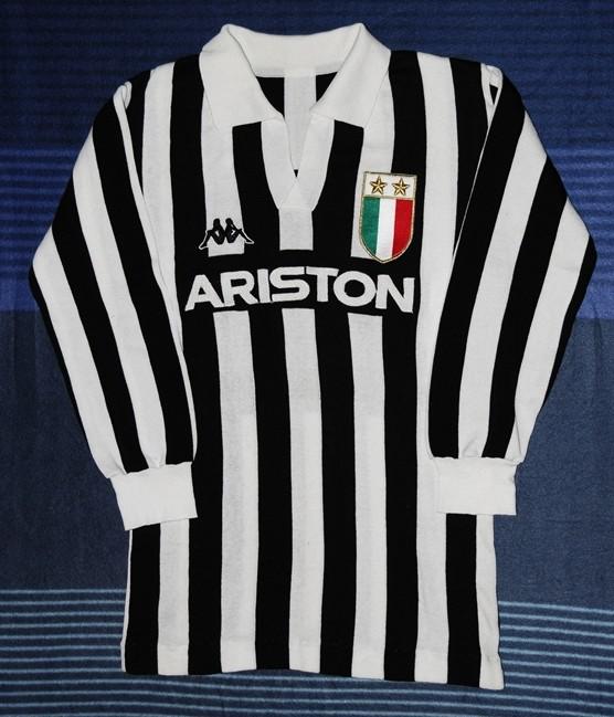 Primera equipación de Juventus 84-85