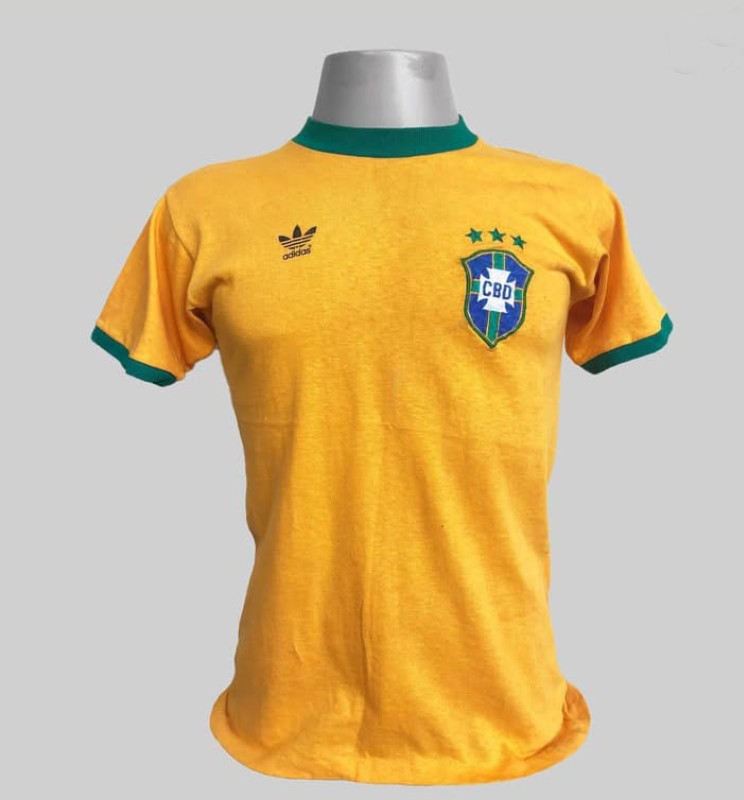 Primera equipación de Brasil 1977