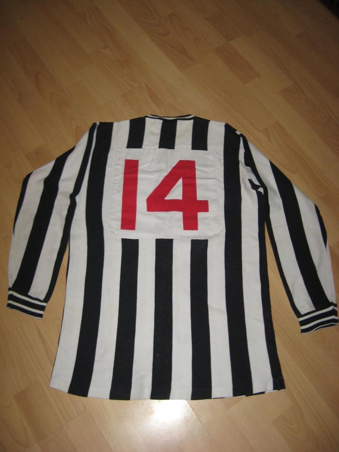 Newcastle United 73-74 Local 2
