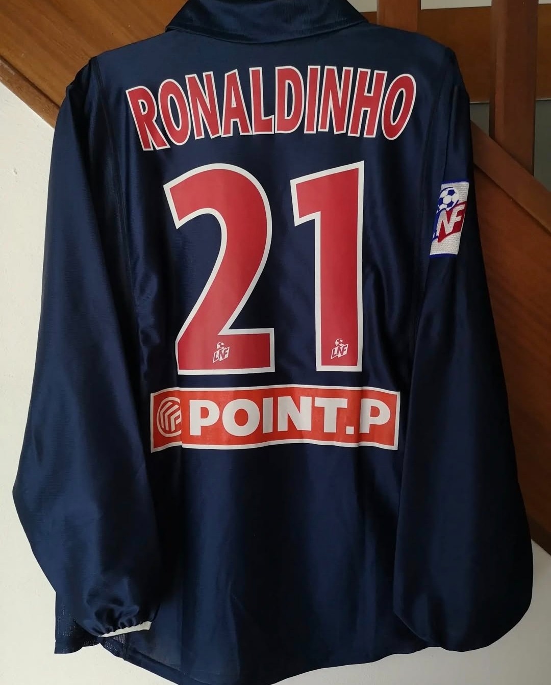 Primera equipación de Paris Saint-Germain 01-02