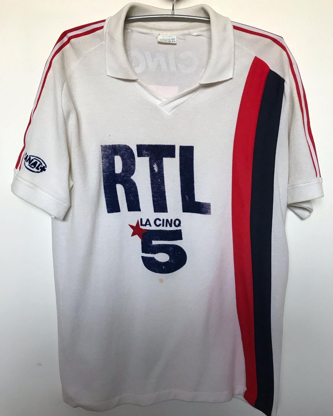 Primera equipación de Paris Saint-Germain 88-89