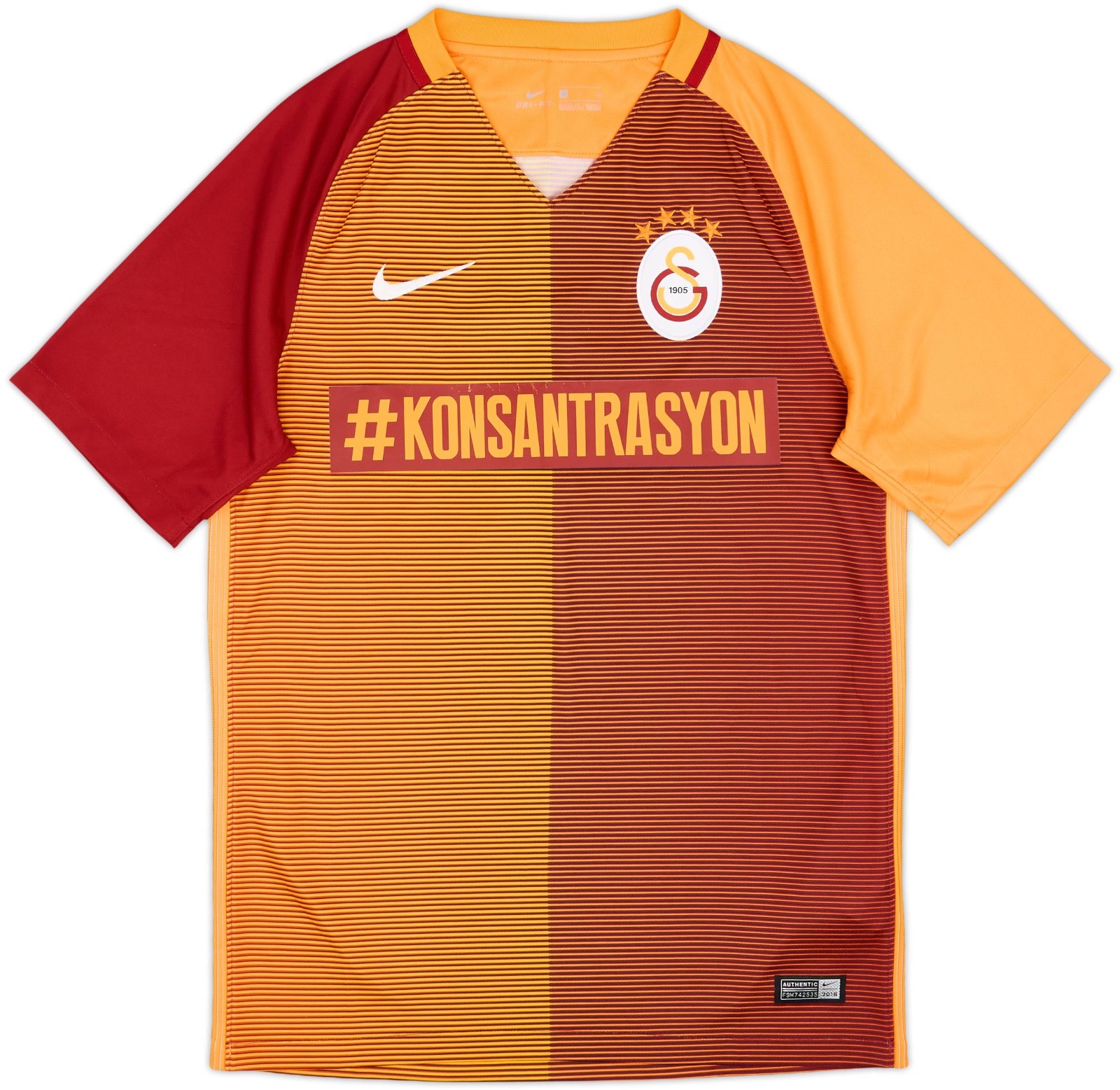 Primera equipación de Galatasaray 16-17