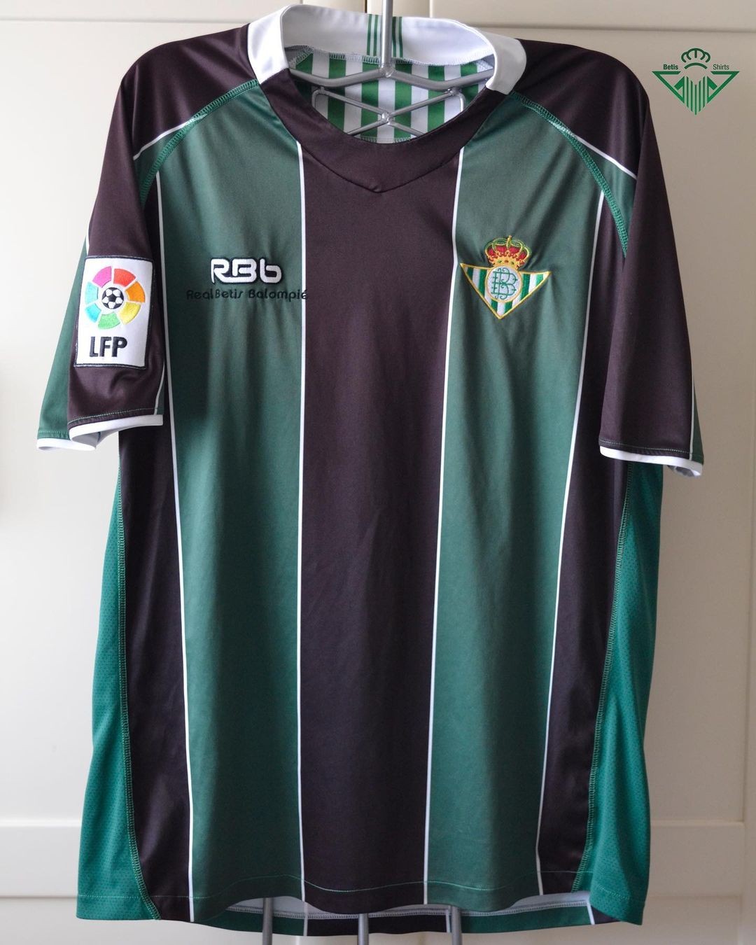 Segunda equipación de Real Betis 10-11