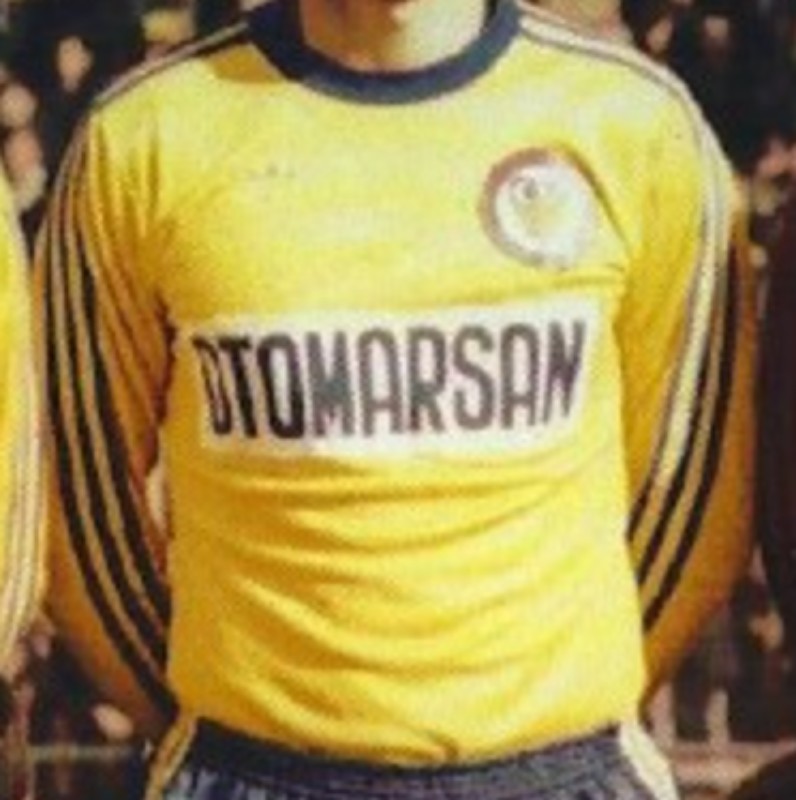 Segunda equipación de Fenerbahçe 83-84