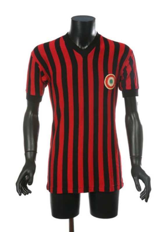 Primera equipación de Milan 77-78