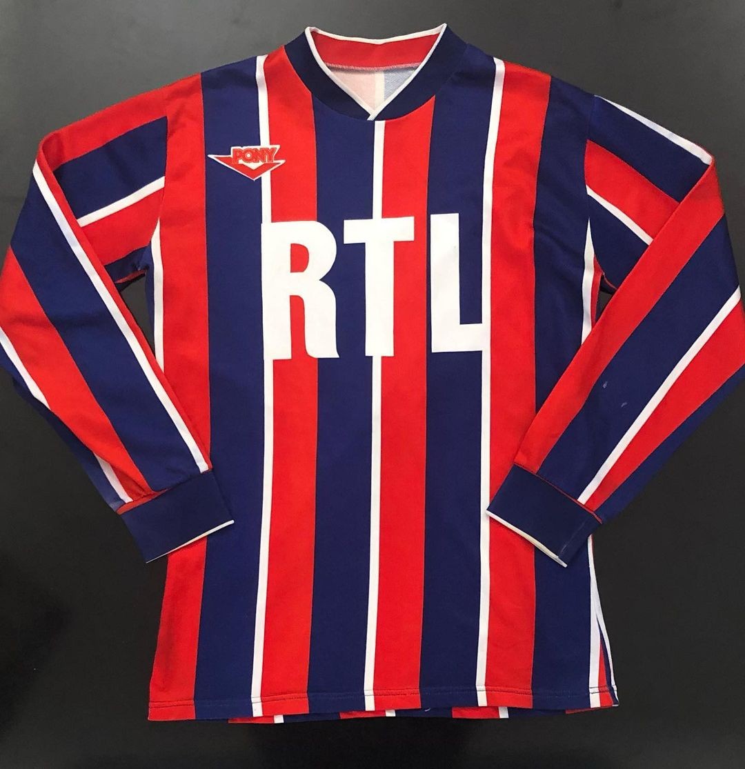 Primera equipación de Olympique de Lyon 79-80
