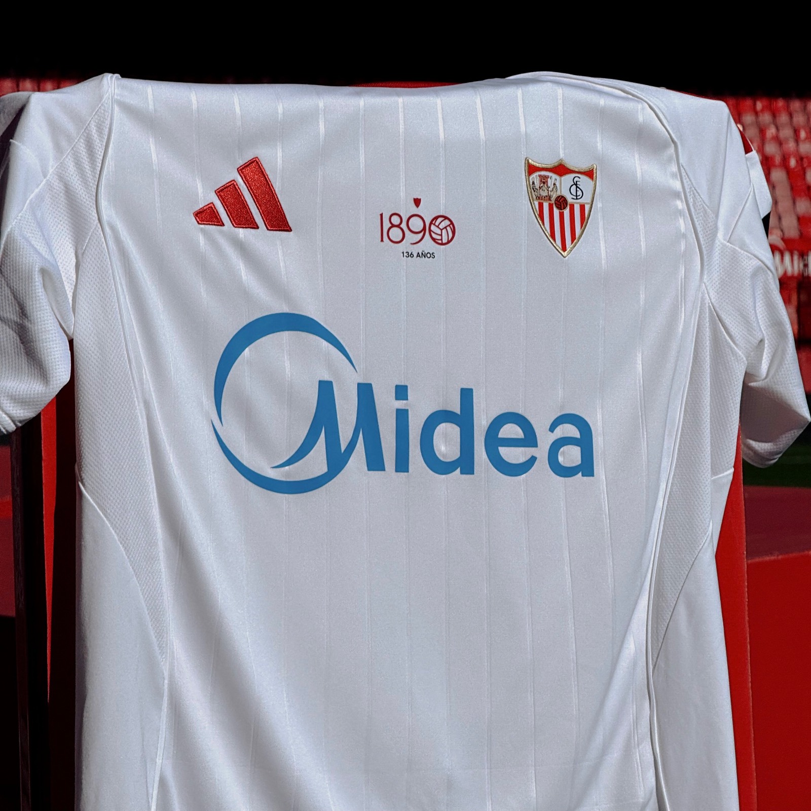 Primera equipación de Sevilla FC 25-26