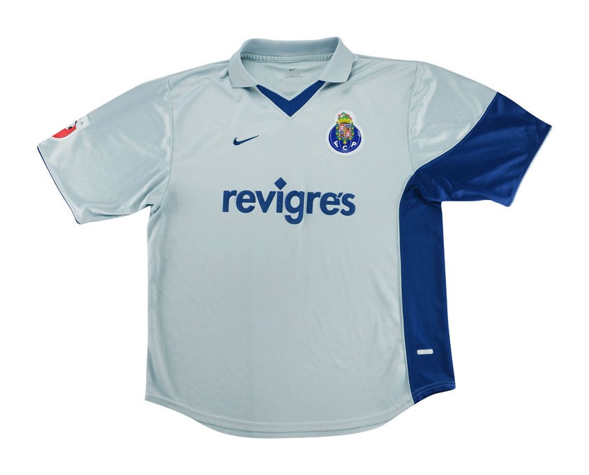 Segunda equipación de Oporto 01-02