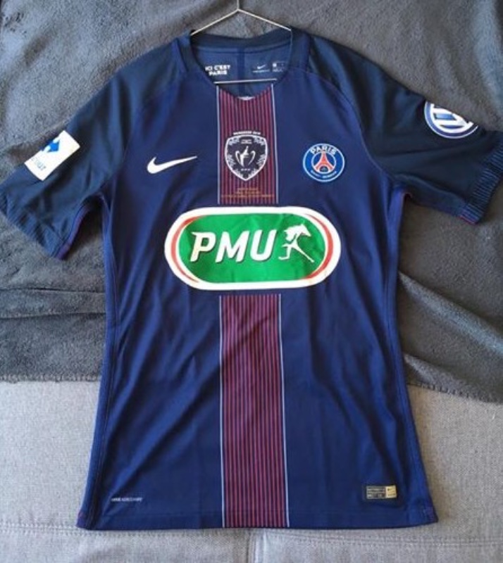 Equipación especial de Paris Saint-Germain 16-17