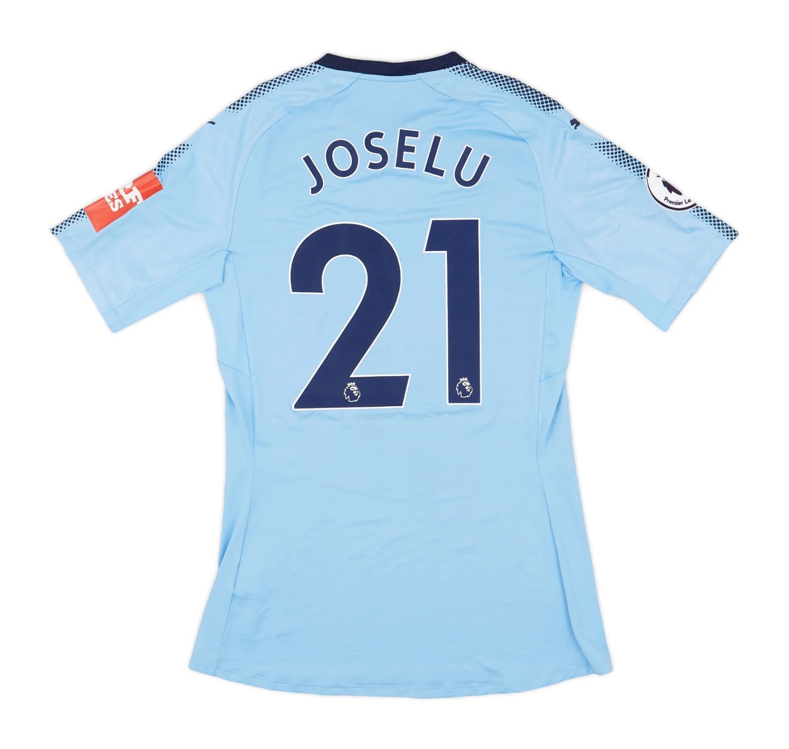 Newcastle United 17-18 Visitante 2