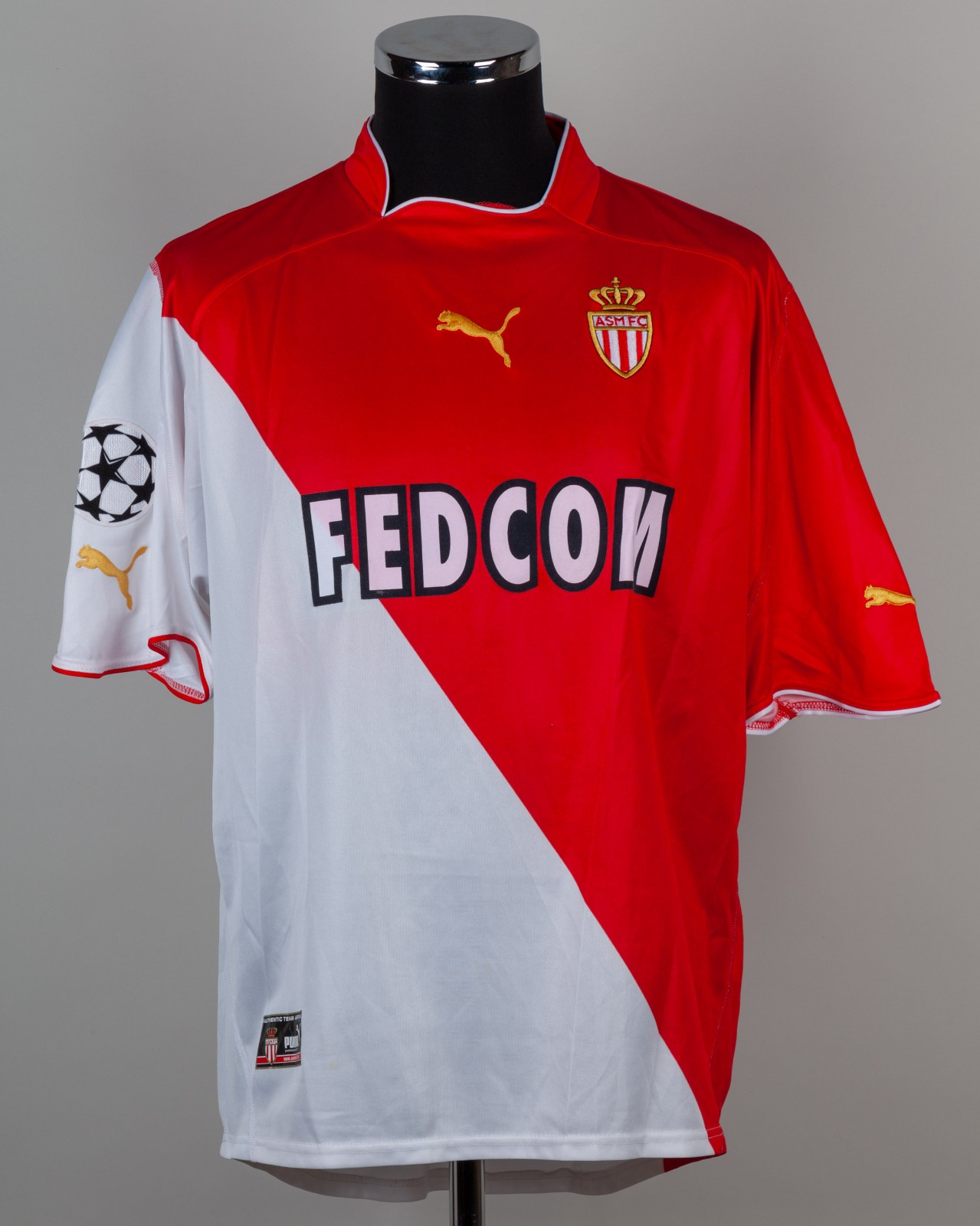 Primera equipación de Monaco 03-04