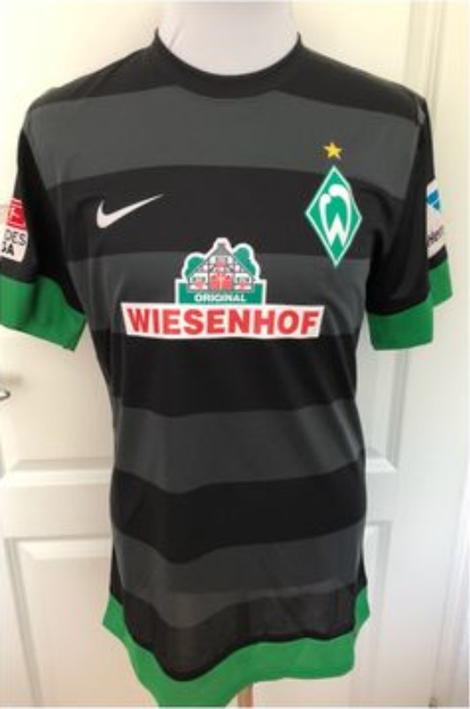 Werder Bremen 12-13 Visitante 2