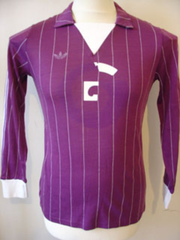 Primera equipación de Anderlecht 83-84