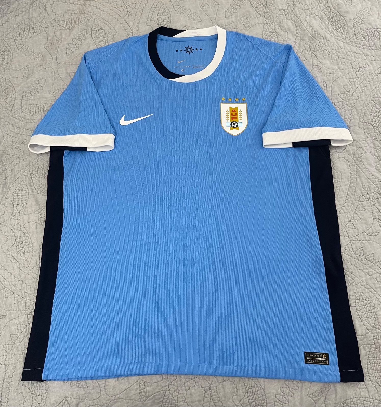 Primera equipación de Uruguay 2024