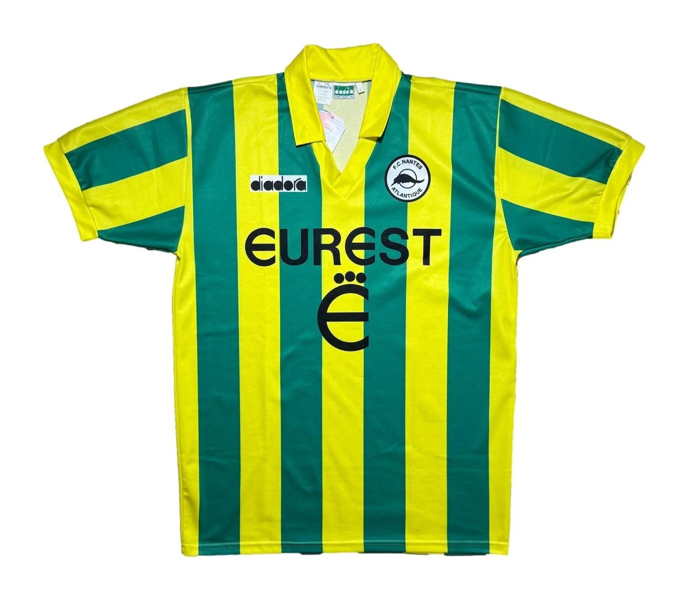 Primera equipación de Nantes 94-95