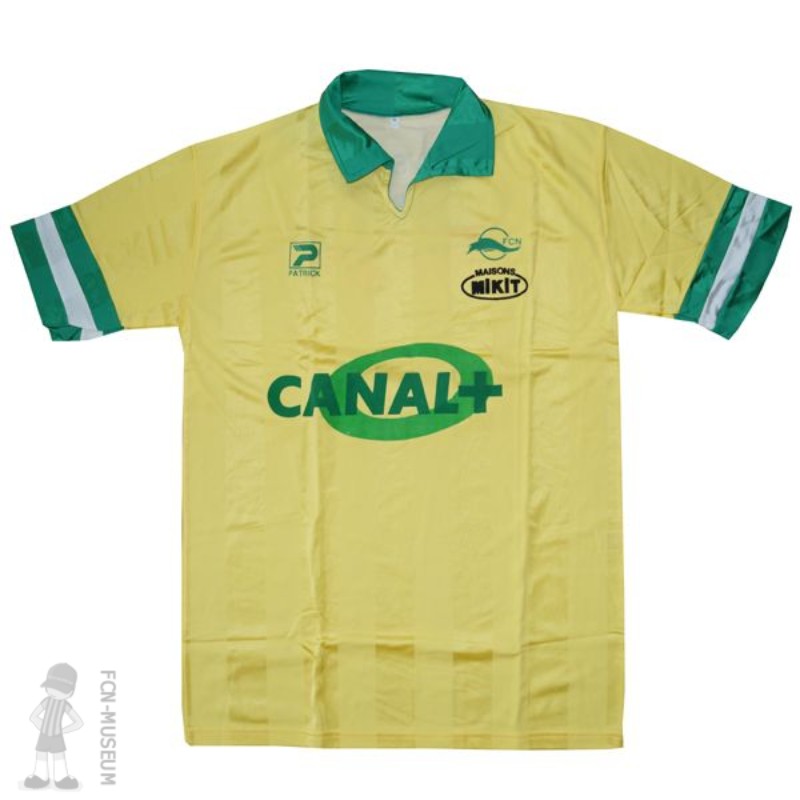 Primera equipación de Nantes 88-89