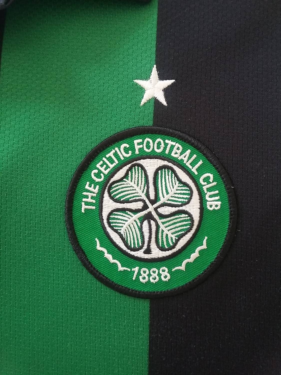 Segunda equipación de Celtic 06-07