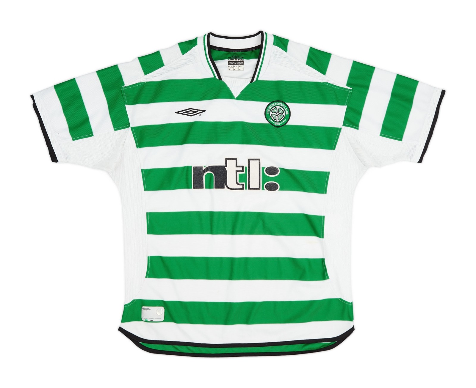 Primera equipación de Celtic 01-02