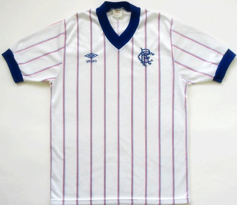 Segunda equipación de Glasgow Rangers 82-83