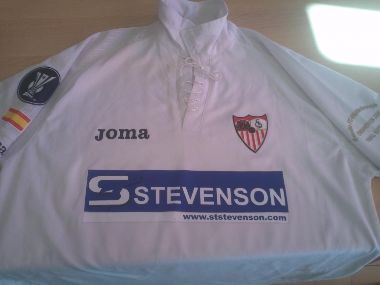 Equipación especial de Sevilla FC 05-06