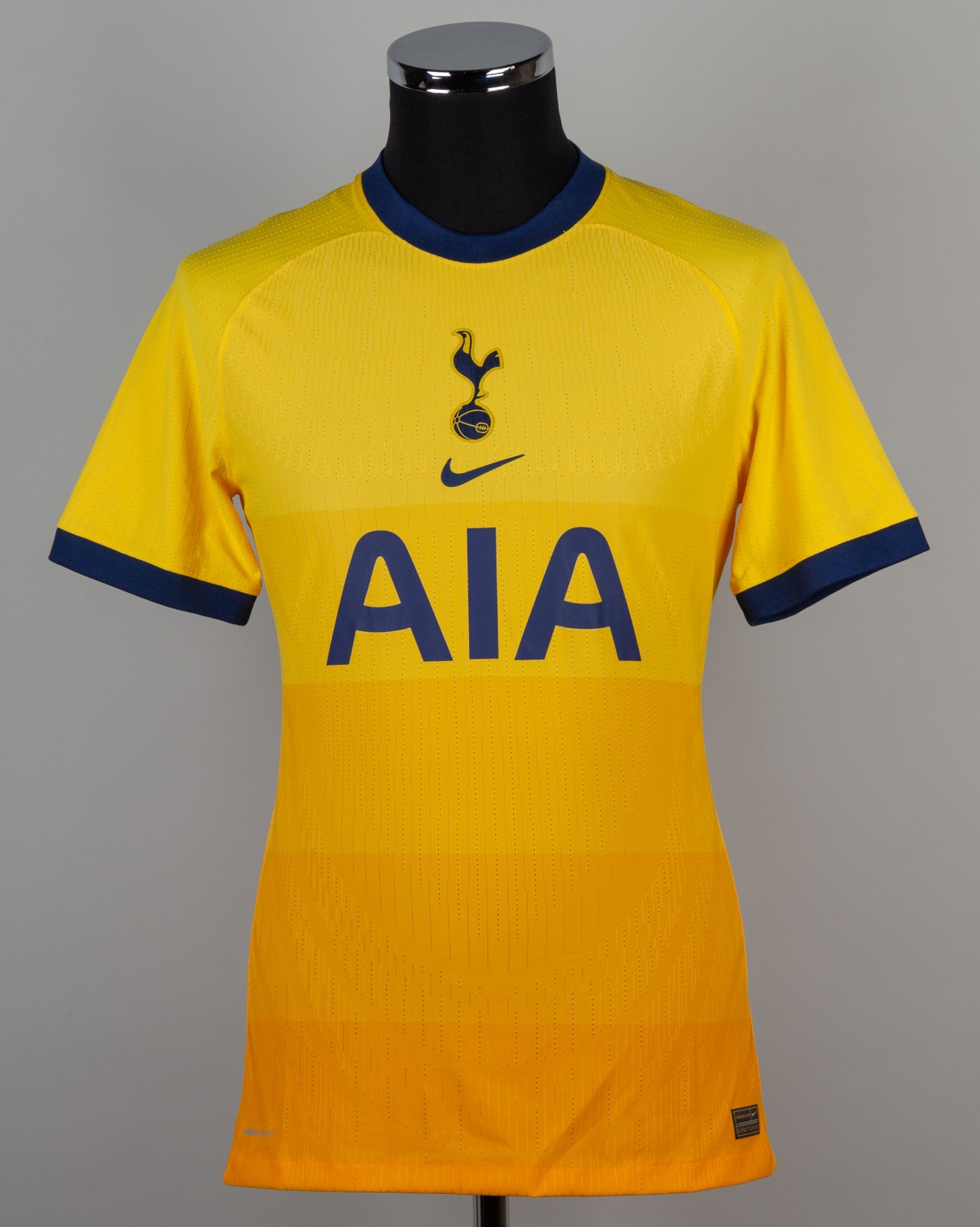 Tercera equipación de Tottenham 20-21