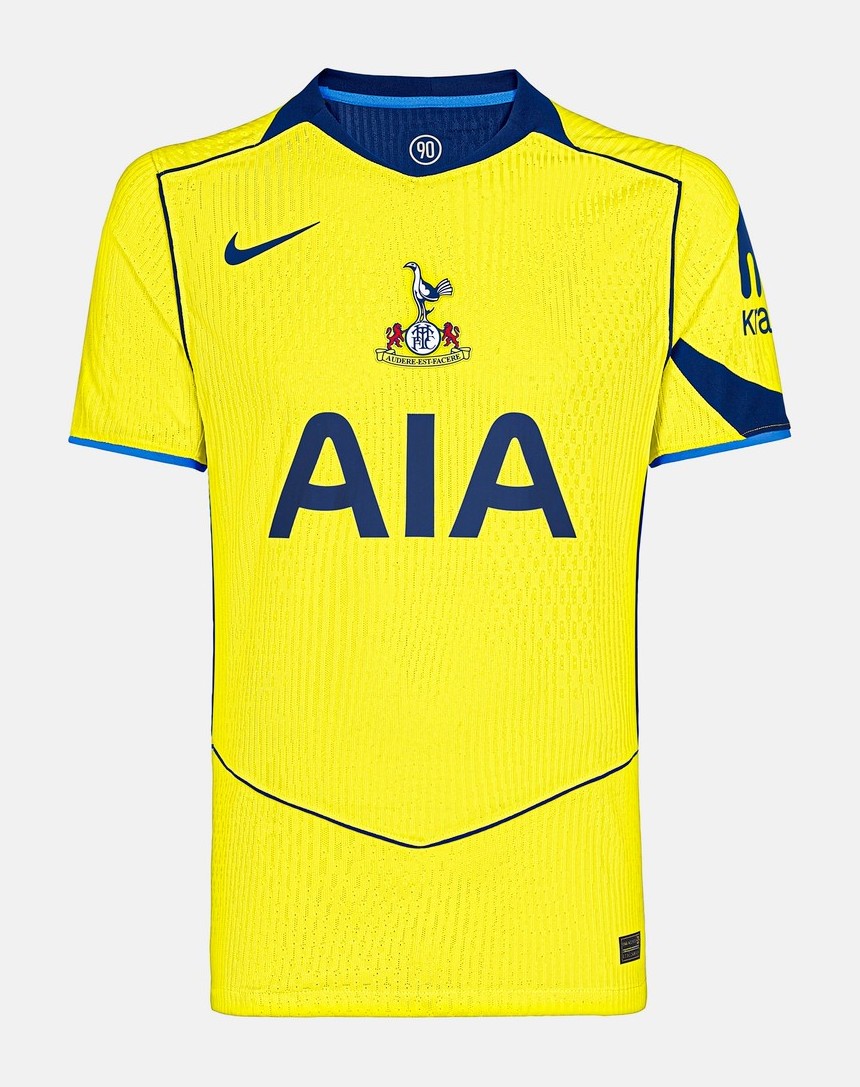 Tercera equipación de Tottenham 25-26