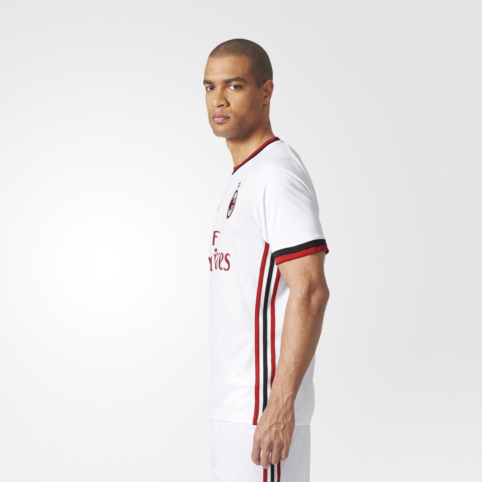 AC Milan 17-18 Visitante 3